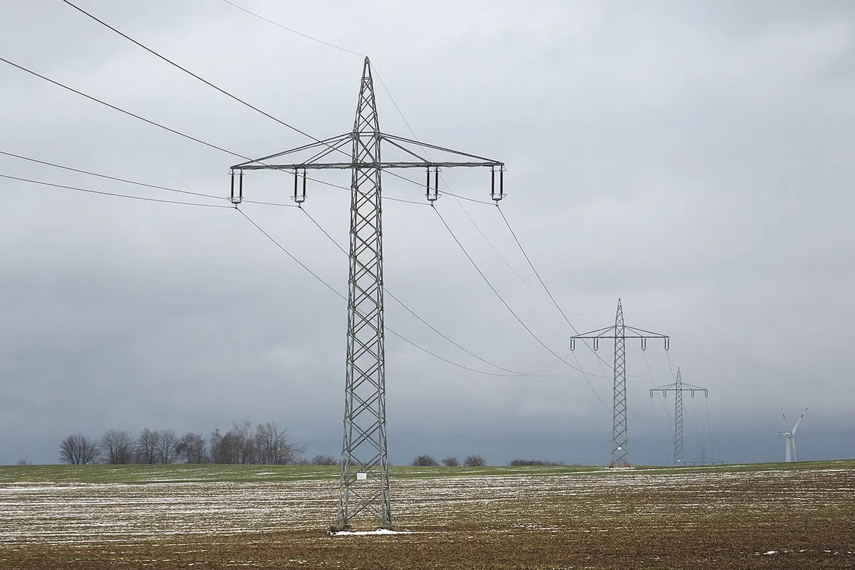 traction power line